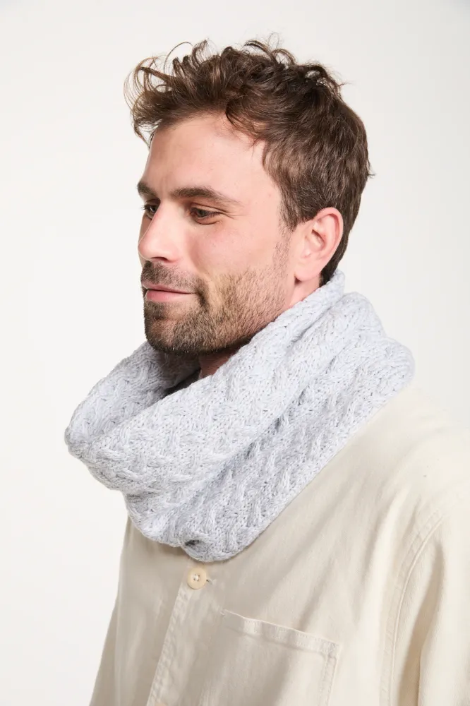 Écharpe tour de cou Newport Aran Cable - Gris plume Aran Woollen Mills